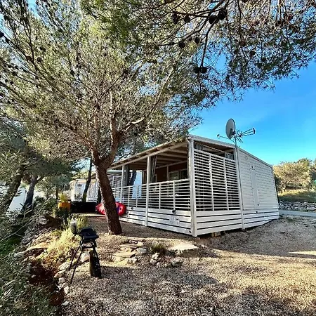 Mobile House - Oliver, Jezera Village * Tisno
